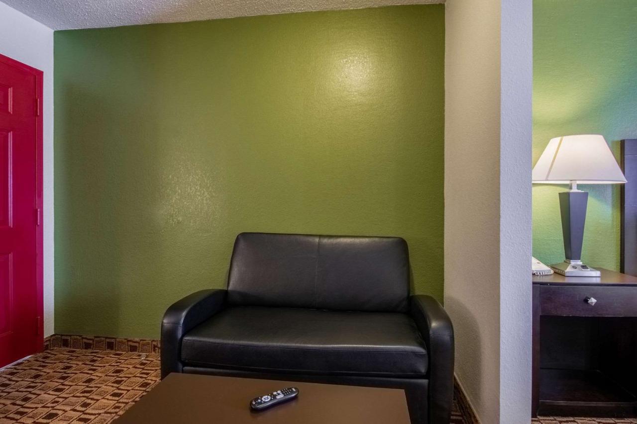 Coratel Plus Suites Wichita West Airport Dış mekan fotoğraf