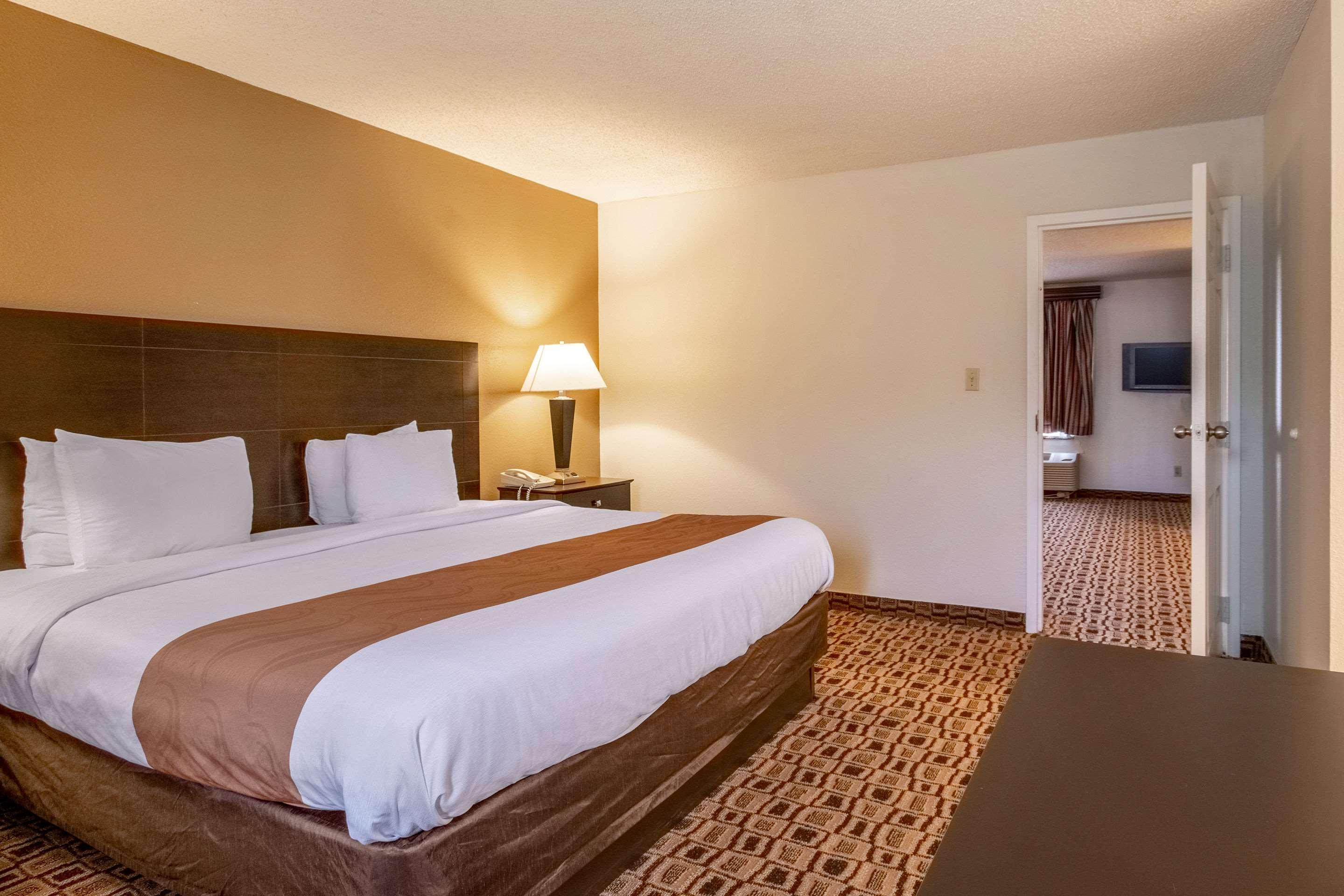 Coratel Plus Suites Wichita West Airport Dış mekan fotoğraf