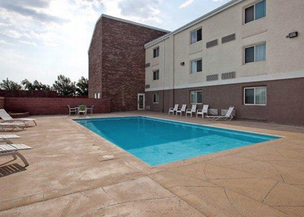 Coratel Plus Suites Wichita West Airport Dış mekan fotoğraf
