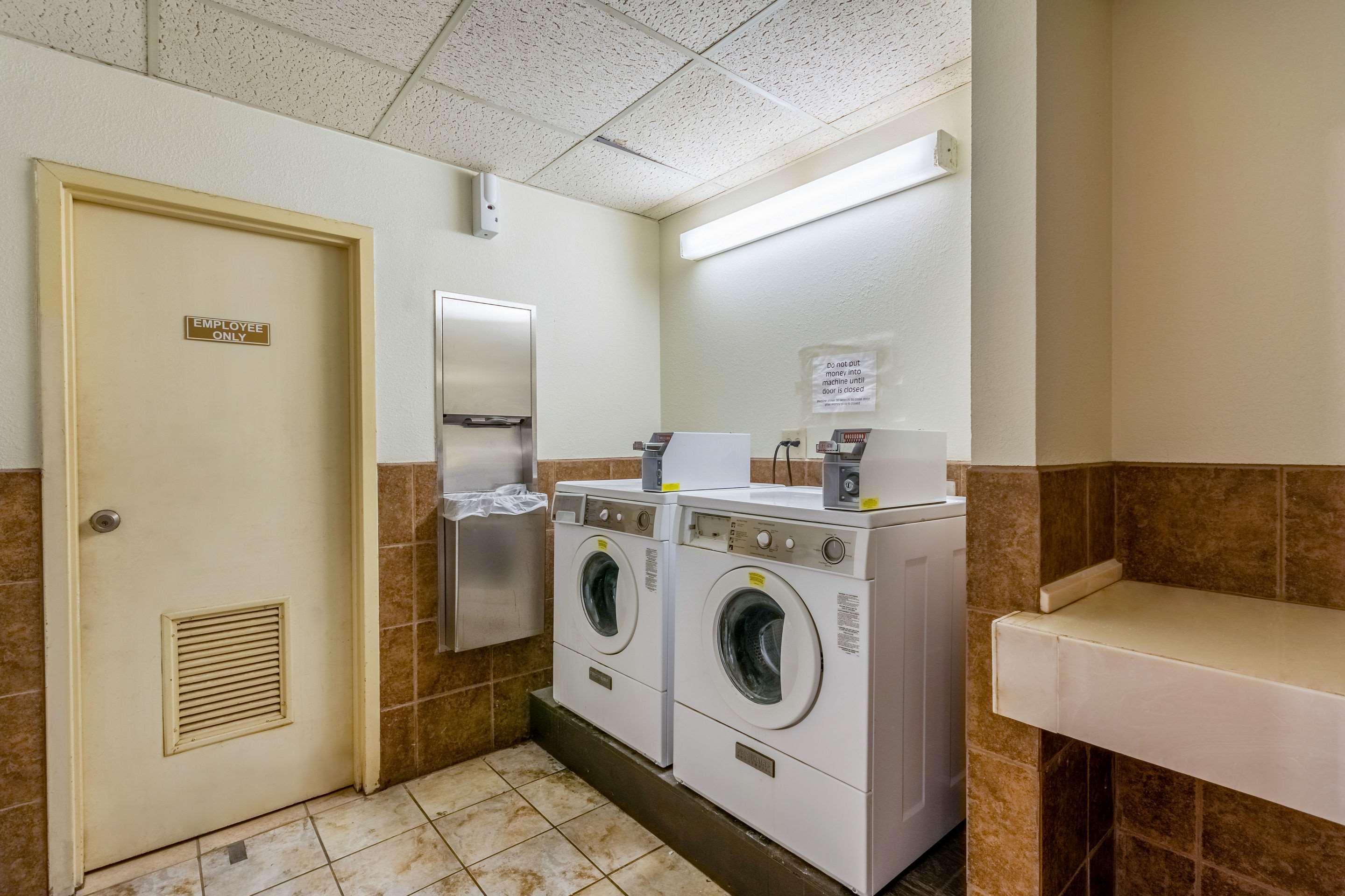 Coratel Plus Suites Wichita West Airport Dış mekan fotoğraf